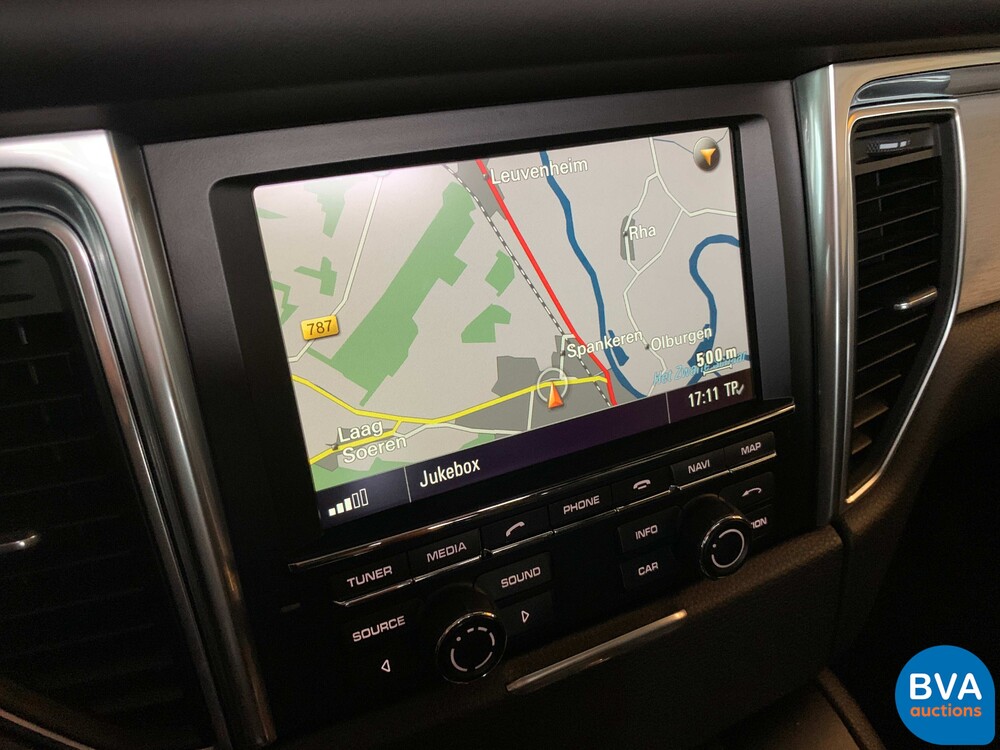 Porsche Macan Turbo TECHART 2016 400PS PDK GARANTIE.