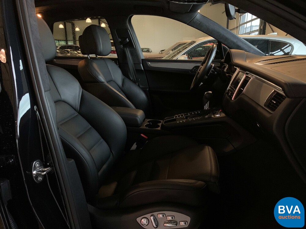 Porsche Macan Turbo TECHART 2016 400PS PDK GARANTIE.