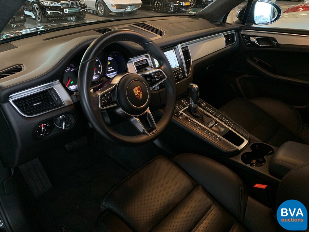 Porsche Macan Turbo TECHART 2016 400PS PDK GARANTIE.