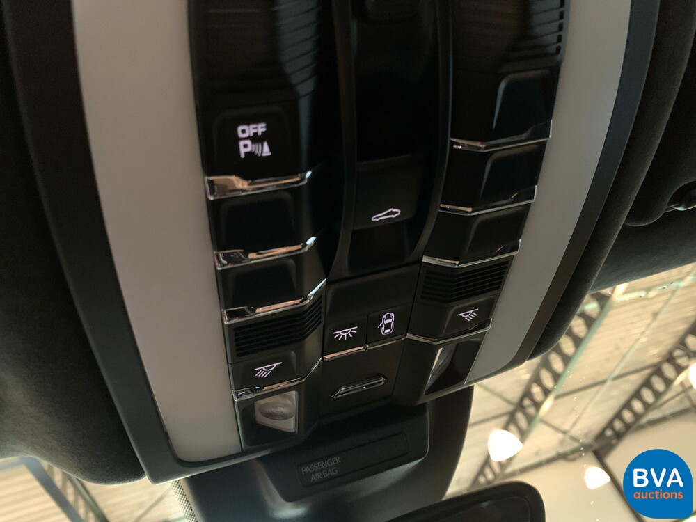 Porsche Macan Turbo TECHART 2016 400PS PDK GARANTIE.