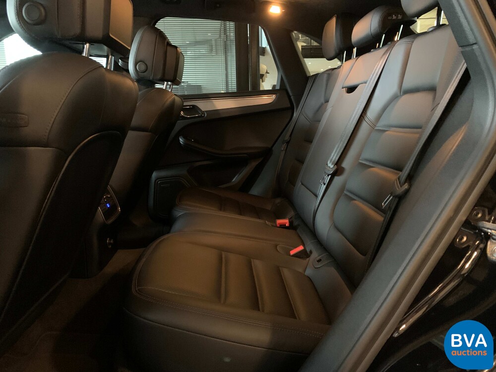 Porsche Macan Turbo TECHART 2016 400PS PDK GARANTIE.