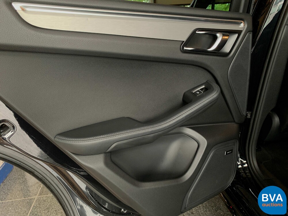 Porsche Macan Turbo TECHART 2016 400PS PDK GARANTIE.