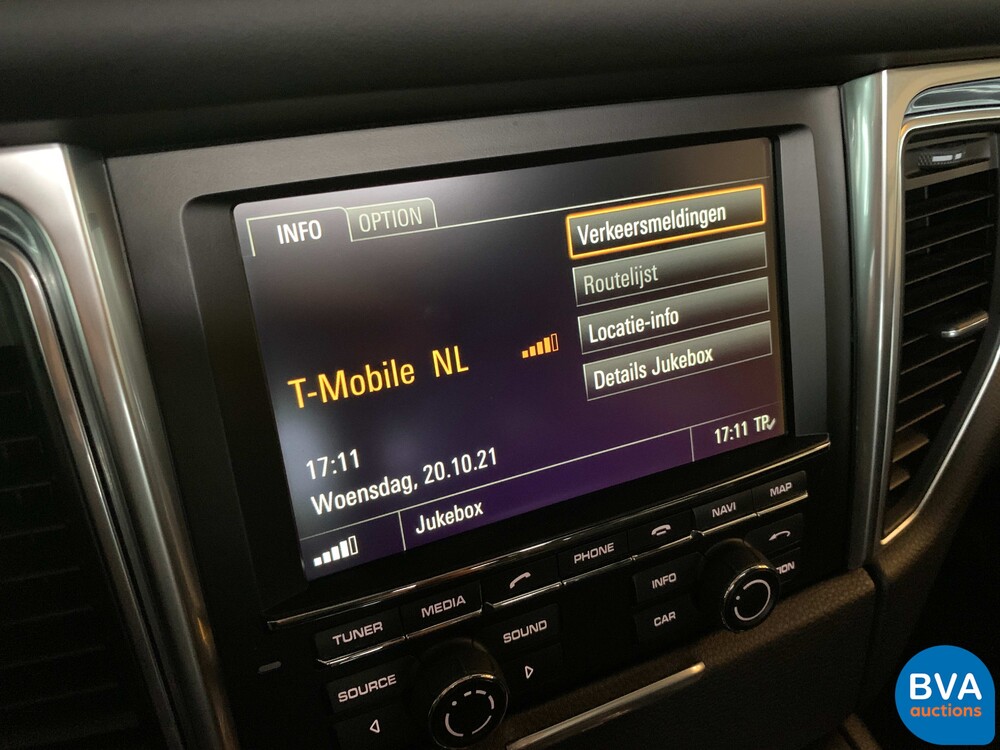 Porsche Macan Turbo TECHART 2016 400PS PDK GARANTIE.