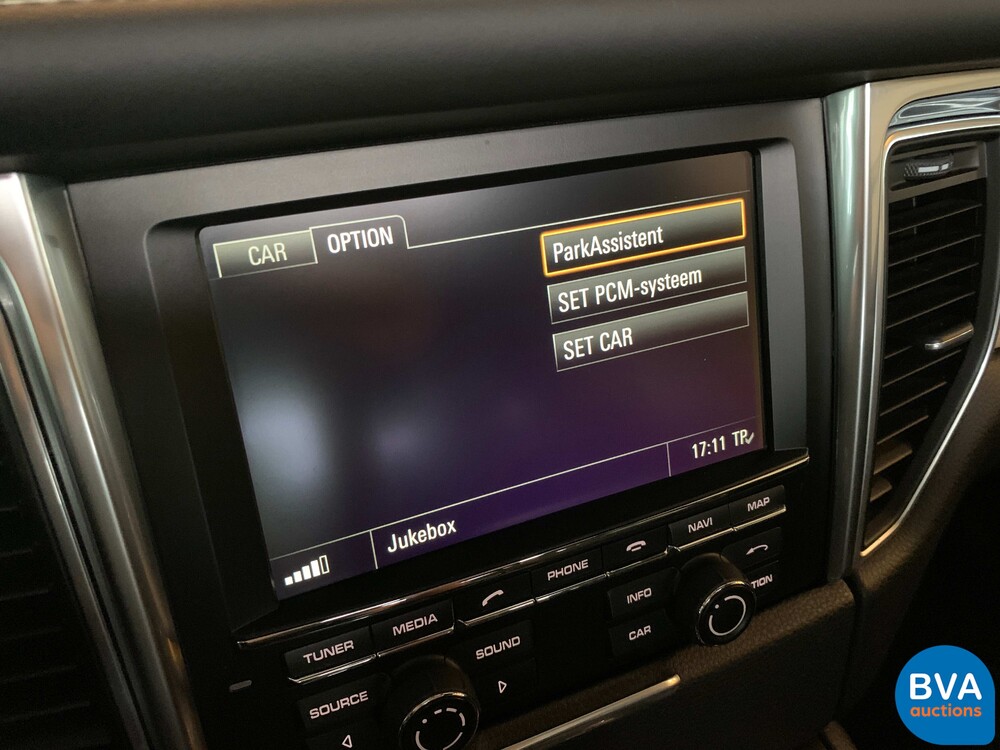 Porsche Macan Turbo TECHART 2016 400PS PDK GARANTIE.