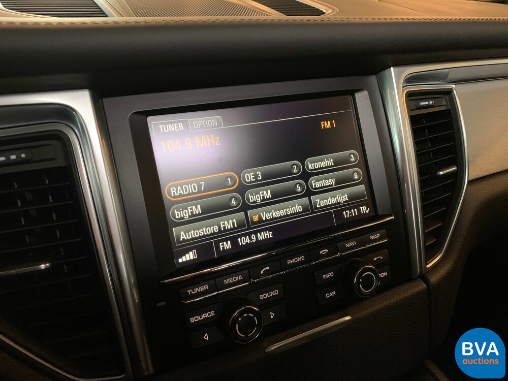 Porsche Macan Turbo TECHART 2016 400PS PDK GARANTIE.