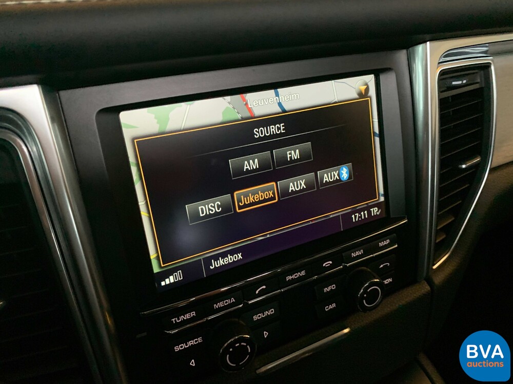 Porsche Macan Turbo TECHART 2016 400PS PDK GARANTIE.