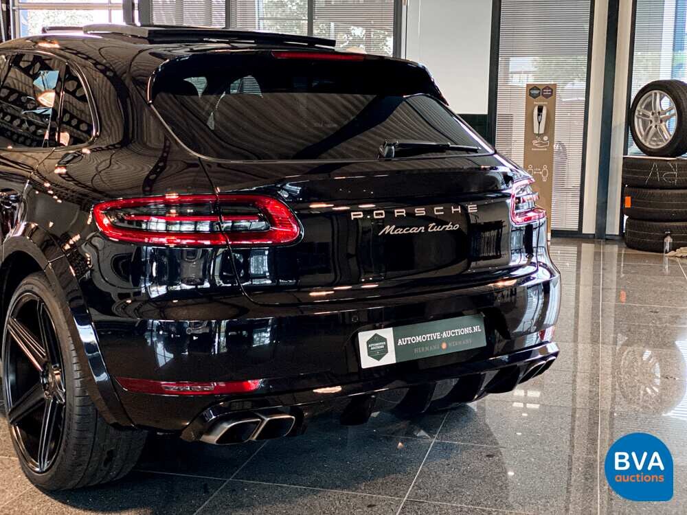 Porsche Macan Turbo TECHART 2016 400PS PDK GARANTIE.