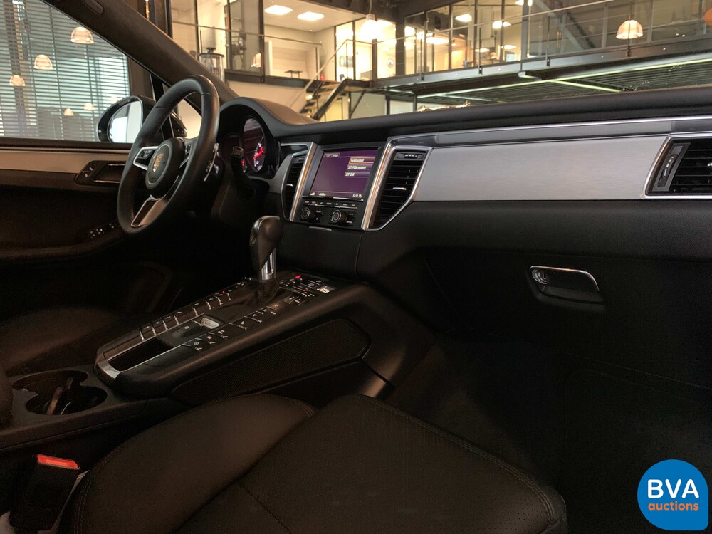 Porsche Macan Turbo TECHART 2016 400PS PDK GARANTIE.