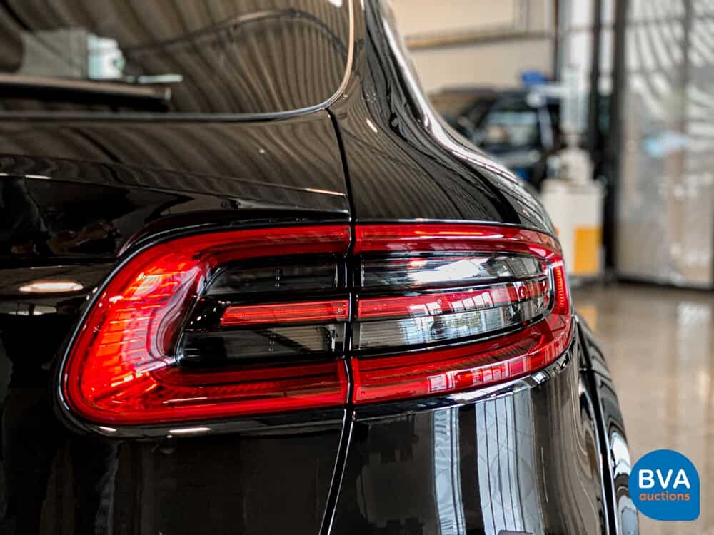 Porsche Macan Turbo TECHART 2016 400PS PDK GARANTIE.