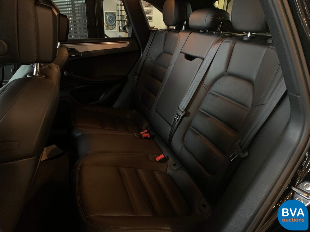 Porsche Macan Turbo TECHART 2016 400PS PDK GARANTIE.