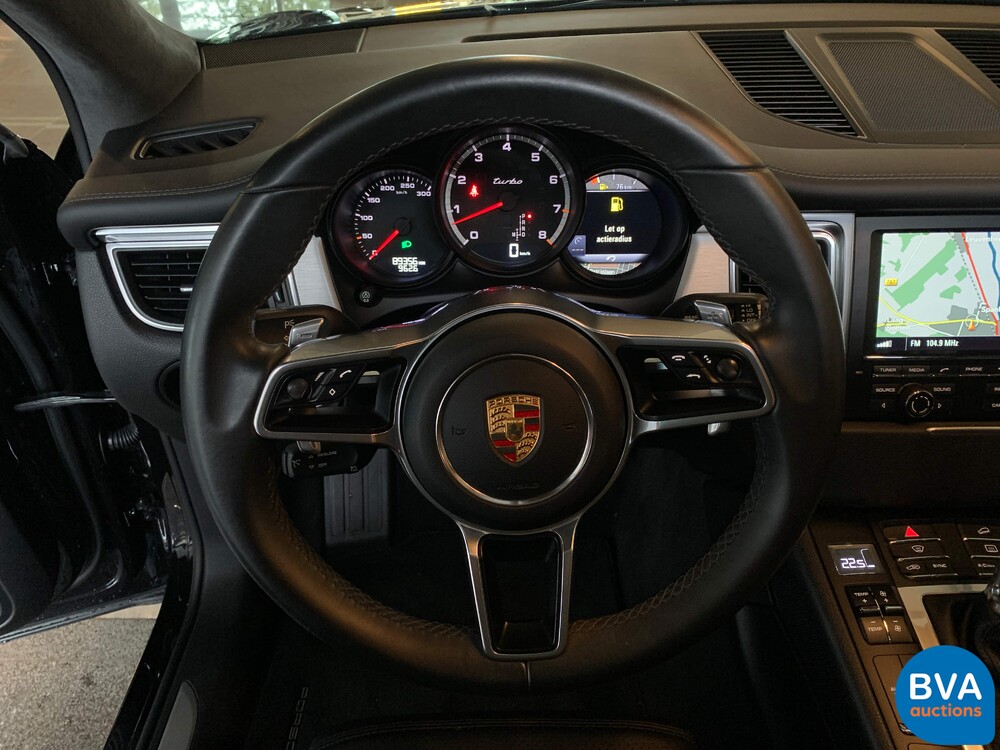Porsche Macan Turbo TECHART 2016 400PS PDK GARANTIE.