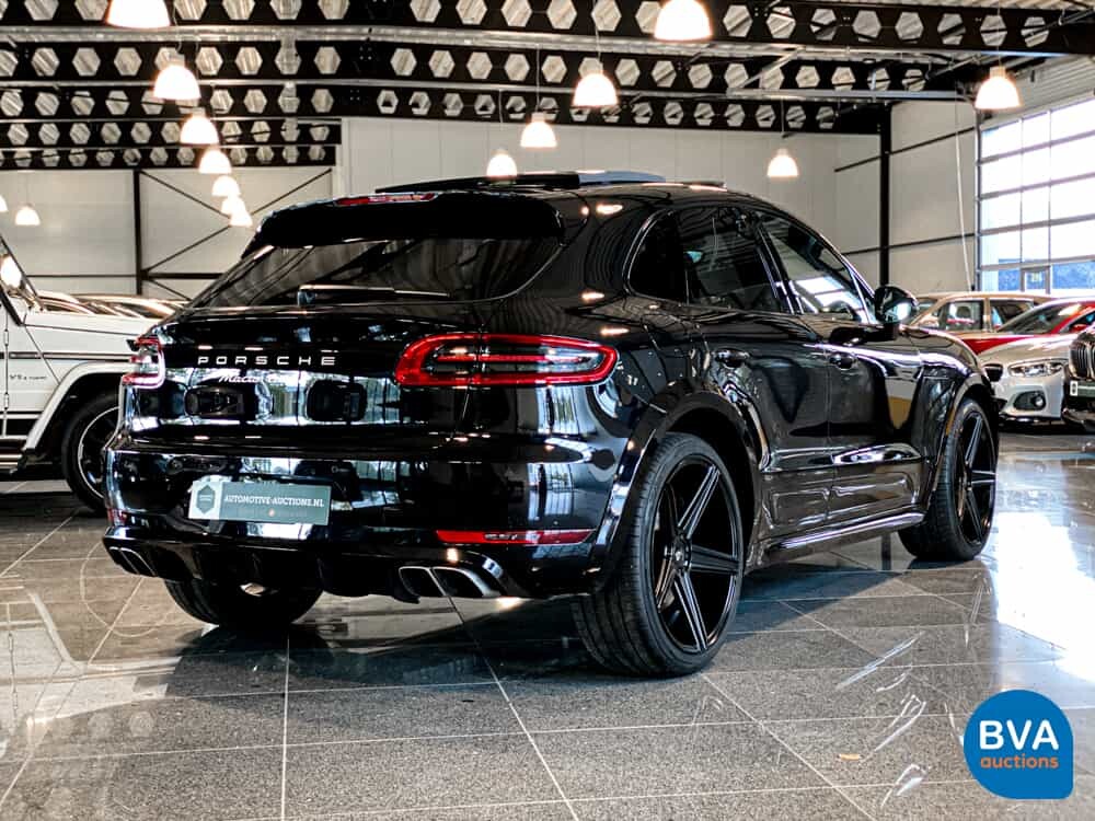 Porsche Macan Turbo TECHART 2016 400PS PDK GARANTIE.