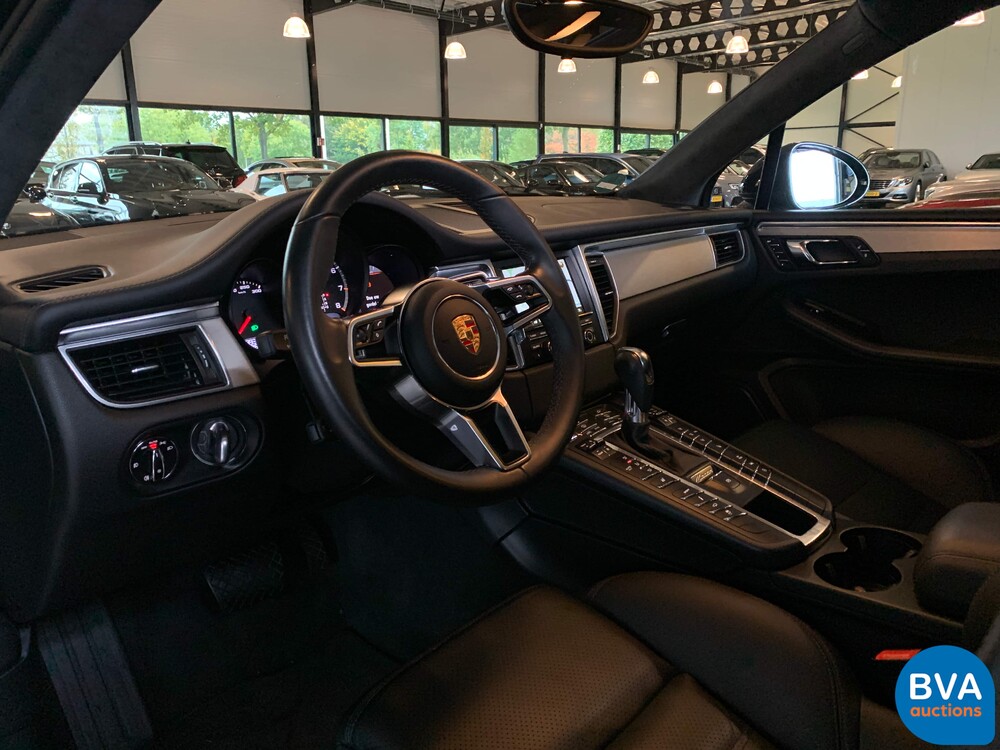 Porsche Macan Turbo TECHART 2016 400PS PDK GARANTIE.
