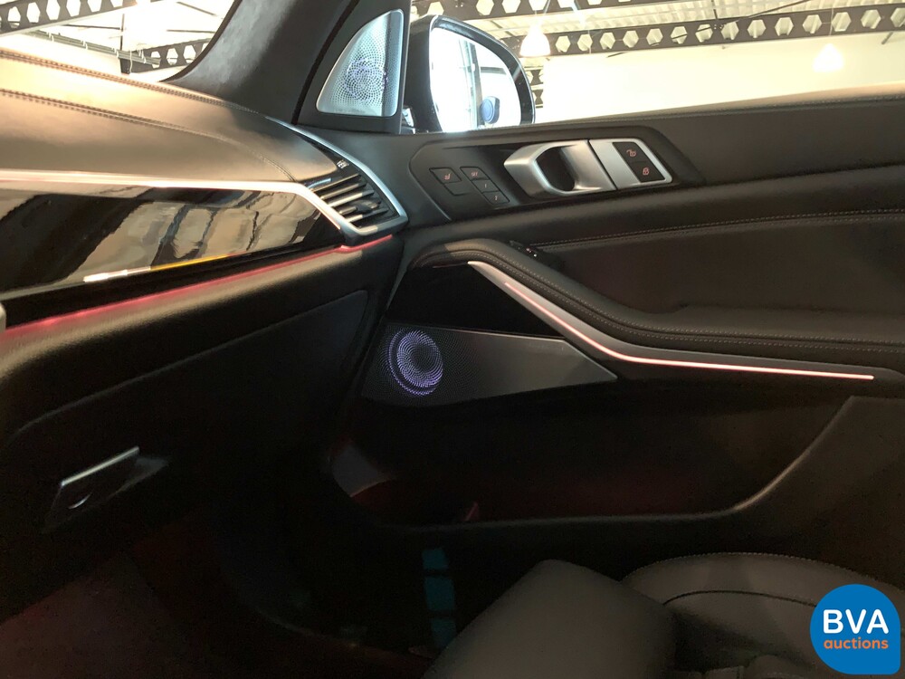 BMW X5 M50i High Executive 530pk 2020 M-Sport -Org. NL-, H-913-GG