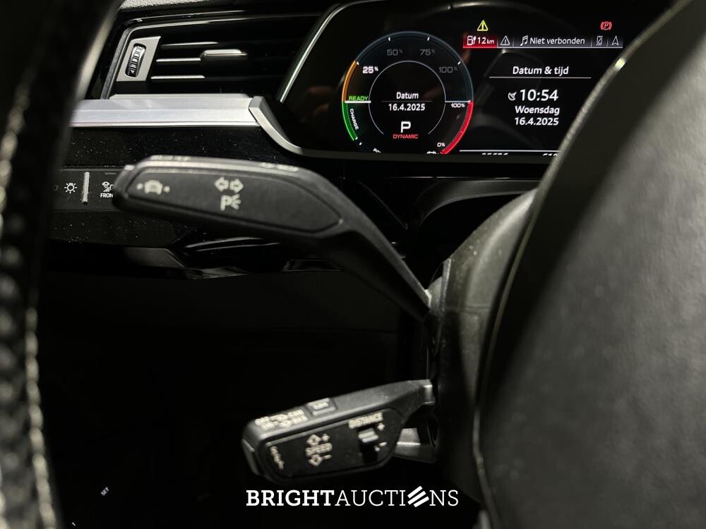 Audi e-tron 50 Quattro S Edition 71 kWh 313pk 2020, X-196-KV