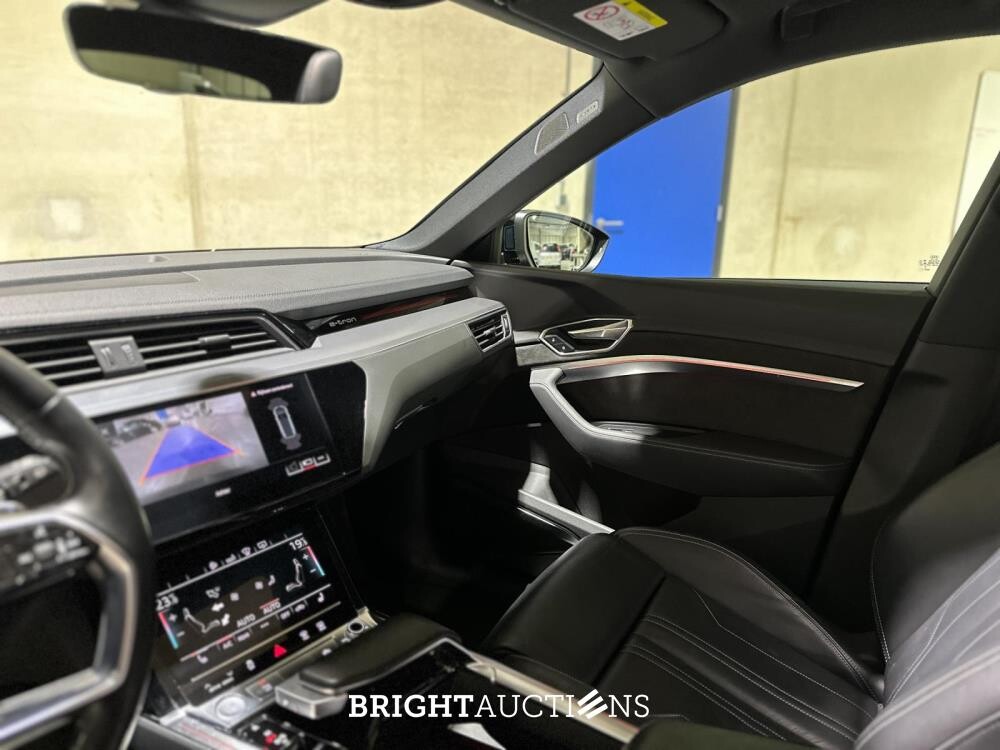 Audi e-tron 50 Quattro S Edition 71 kWh 313pk 2020, X-196-KV