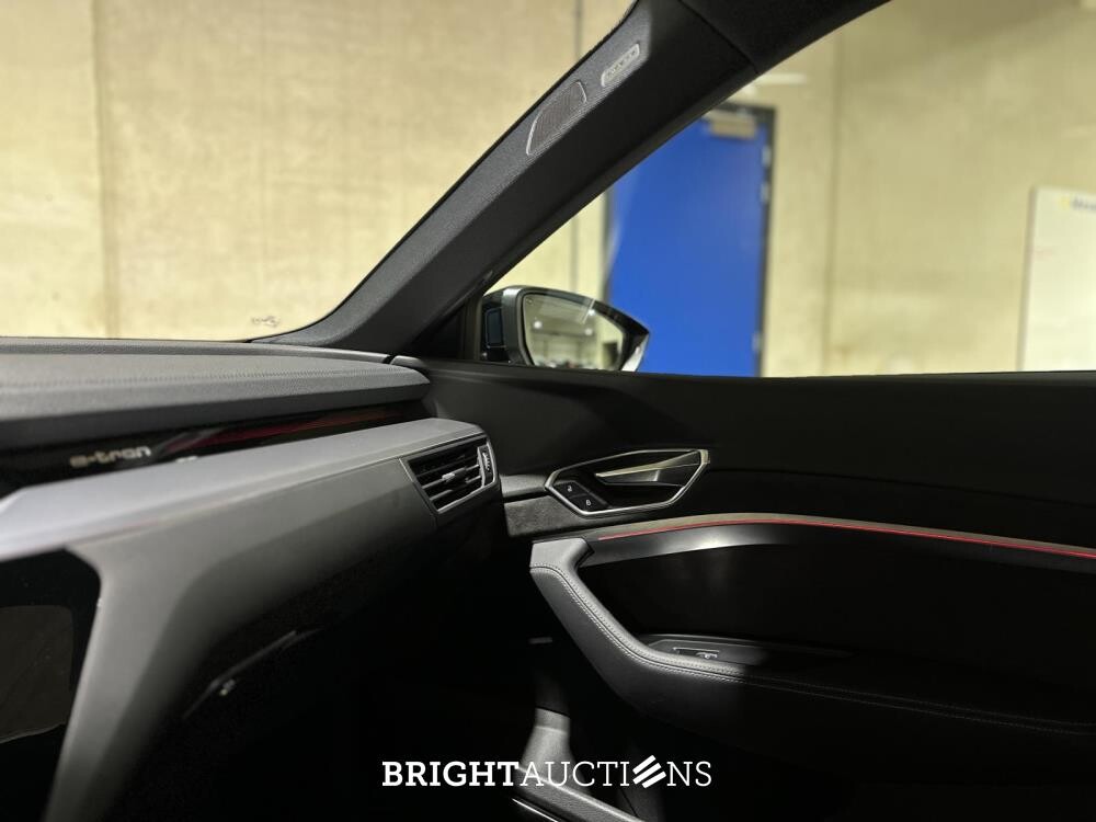 Audi e-tron 50 Quattro S Edition 71 kWh 313pk 2020, X-196-KV