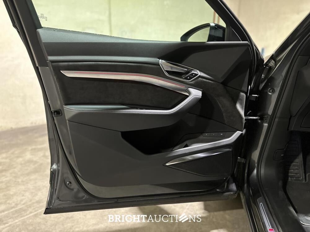 Audi e-tron 50 Quattro S Edition 71 kWh 313pk 2020, X-196-KV