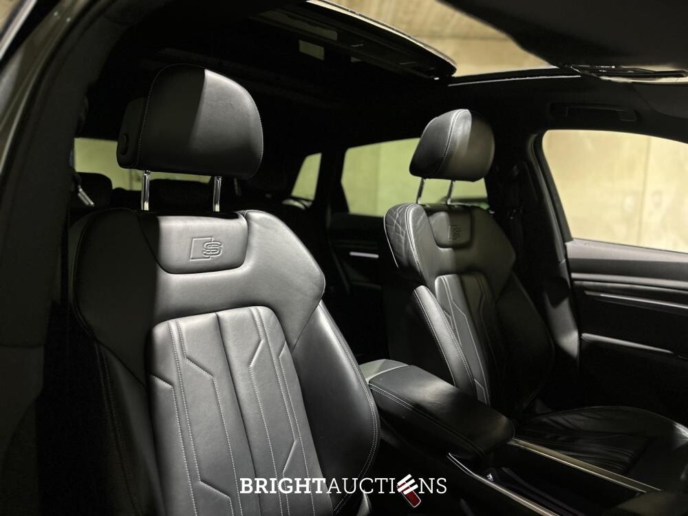 Audi e-tron 50 Quattro S Edition 71 kWh 313pk 2020, X-196-KV