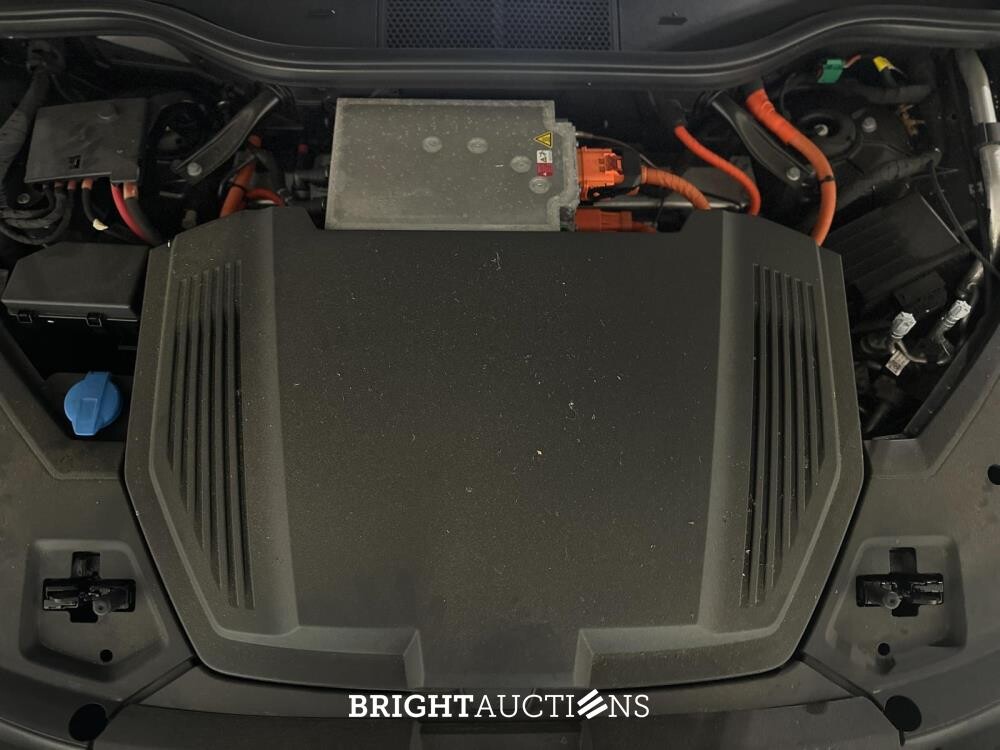 Audi e-tron 50 Quattro S Edition 71 kWh 313pk 2020, X-196-KV
