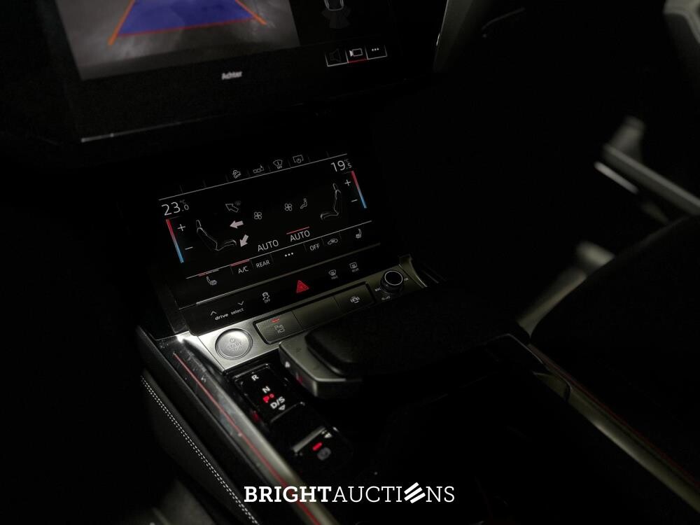 Audi e-tron 50 Quattro S Edition 71 kWh 313pk 2020, X-196-KV