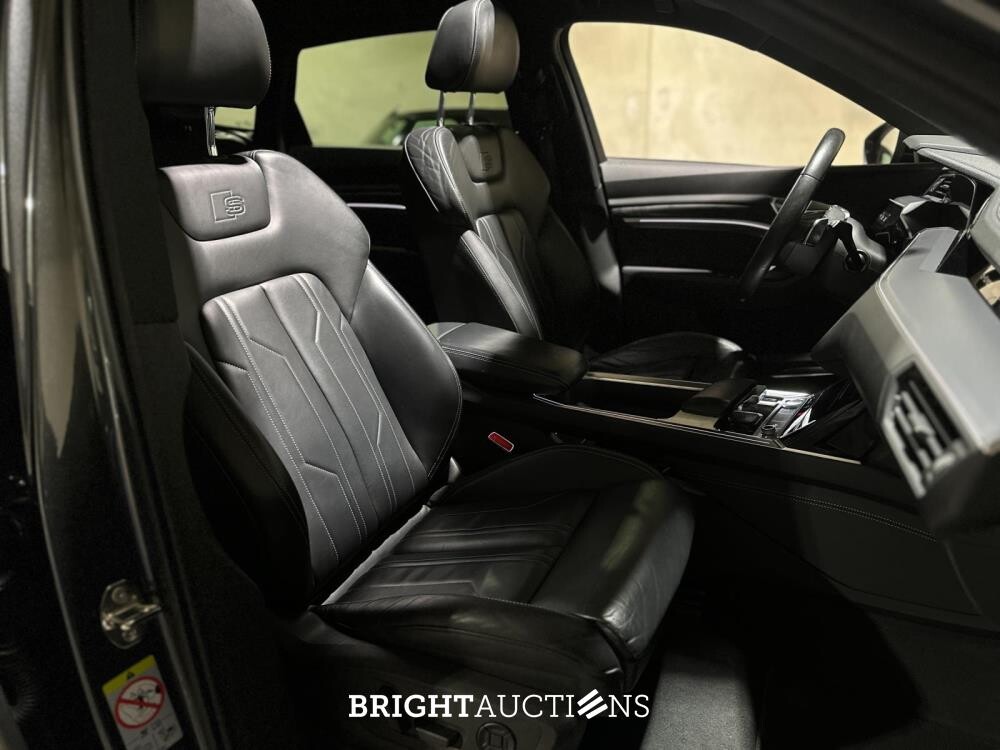 Audi e-tron 50 Quattro S Edition 71 kWh 313pk 2020, X-196-KV