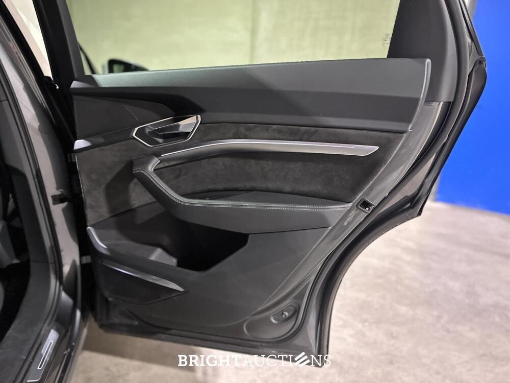 Audi e-tron 50 Quattro S Edition 71 kWh 313pk 2020, X-196-KV