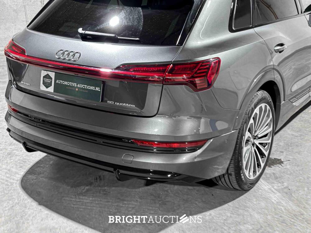 Audi e-tron 50 Quattro S Edition 71 kWh 313pk 2020, X-196-KV