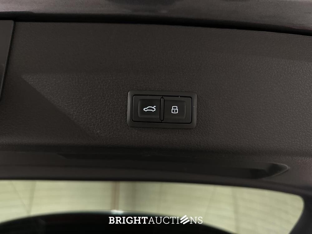 Audi e-tron 50 Quattro S Edition 71 kWh 313pk 2020, X-196-KV