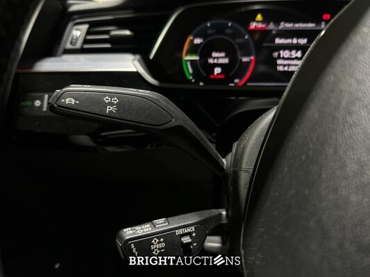 Audi e-tron 50 Quattro S Edition 71 kWh 313pk 2020, X-196-KV