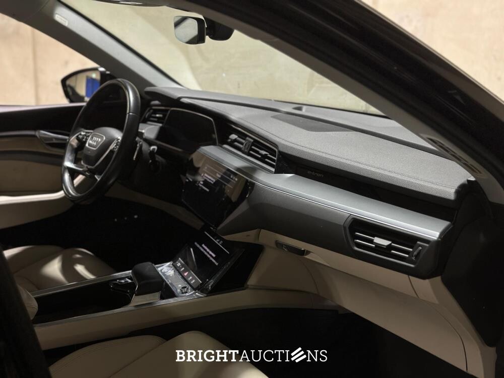 Audi e-tron 55 quattro advanced Pro Line Plus 95 kWh 360pk 2019 (Origineel-NL), ZD-872-B