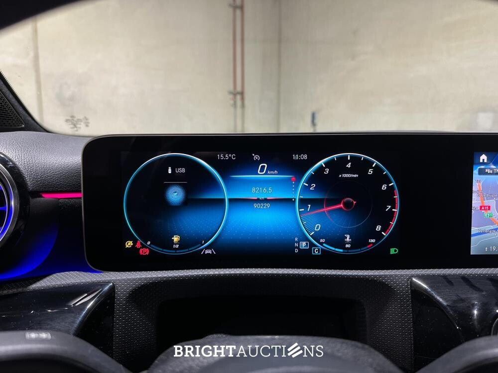 Mercedes-Benz A180 Limousine Premium Plus 136pk 2020, R-276-VV