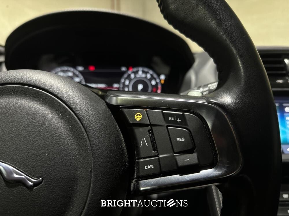 Jaguar F-PACE 2.0t AWD Portfolio 250pk 2019 (Origineel-NL), XH-556-V