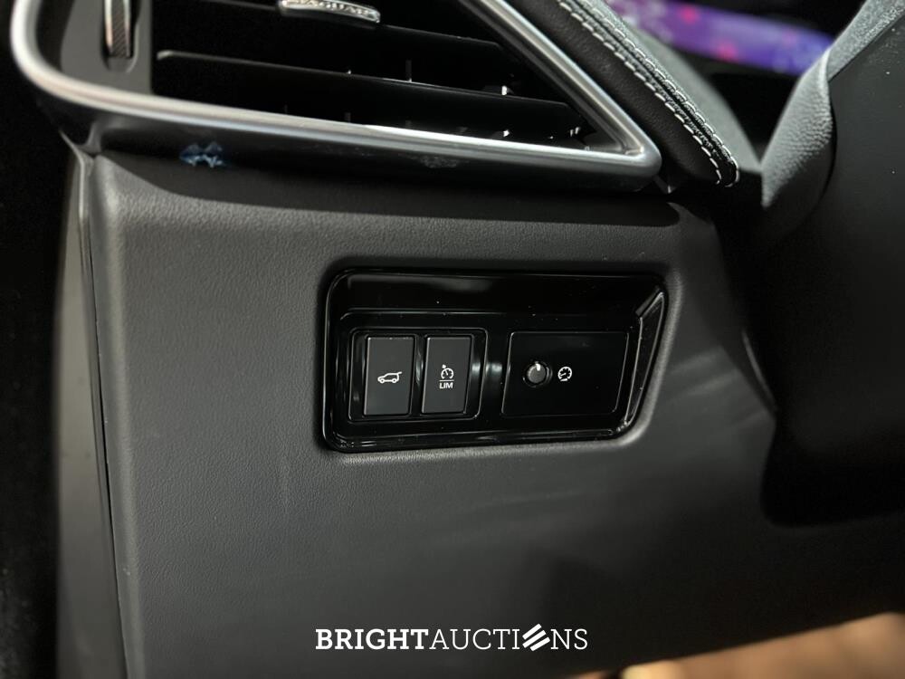 Jaguar F-PACE 2.0t AWD Portfolio 250pk 2019 (Origineel-NL), XH-556-V