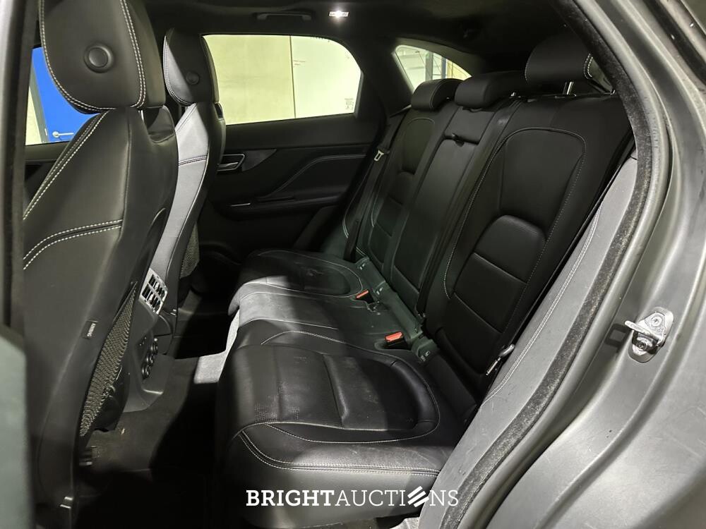 Jaguar F-PACE 2.0t AWD Portfolio 250pk 2019 (Origineel-NL), XH-556-V