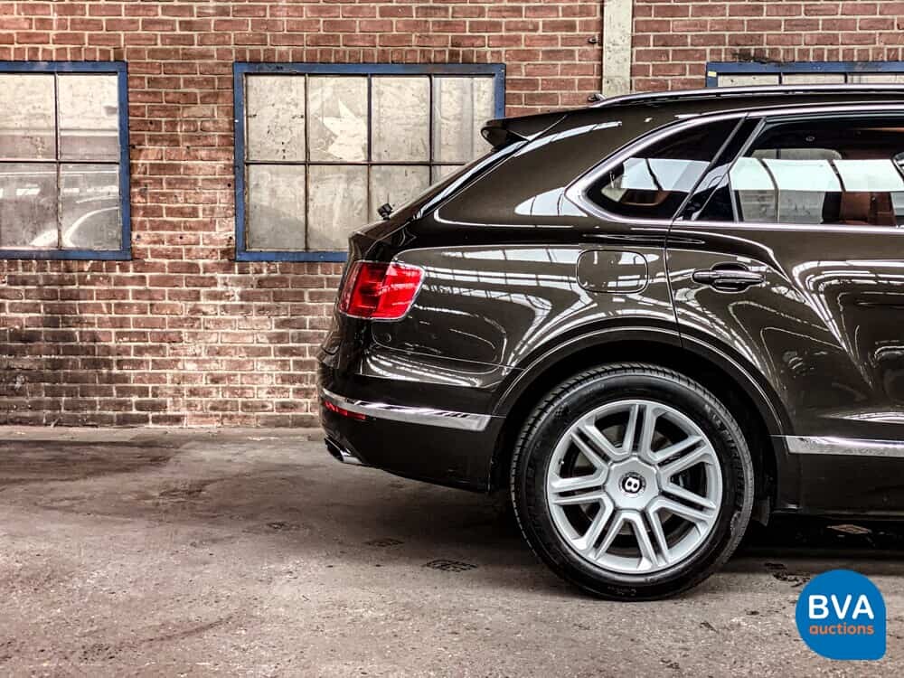 Bentley Bentayga 6.0 W12 608pk 2018 -Original NL-, RK-639-X.