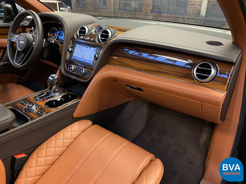 Bentley Bentayga 6.0 W12 608pk 2018 -Original NL-, RK-639-X.