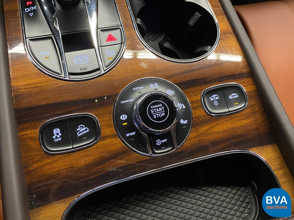 Bentley Bentayga 6.0 W12 608pk 2018 -Original NL-, RK-639-X.