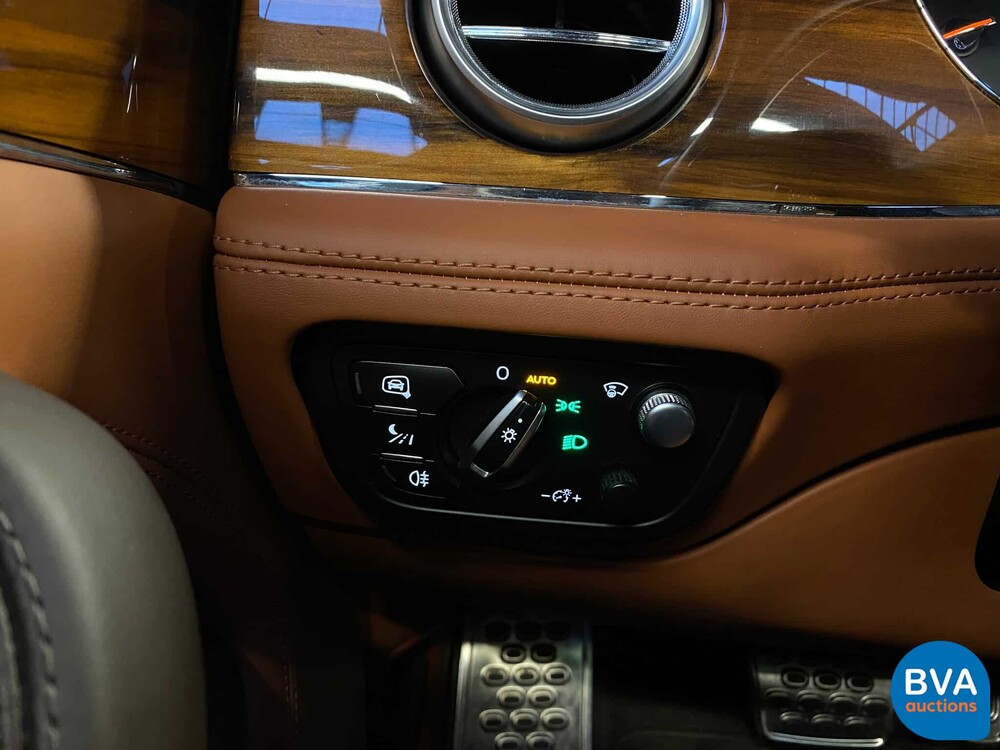 Bentley Bentayga 6.0 W12 608pk 2018 -Original NL-, RK-639-X.