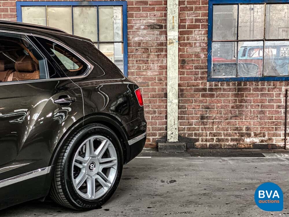 Bentley Bentayga 6.0 W12 608pk 2018 -Original NL-, RK-639-X.