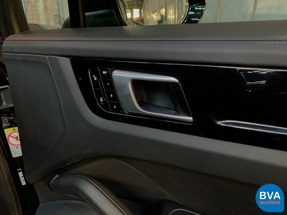 Porsche Cayenne S SportChrono 2.9 V6 441 PS 2018 Org.-Nr. NL-NW-MODELL, RT-808-G.