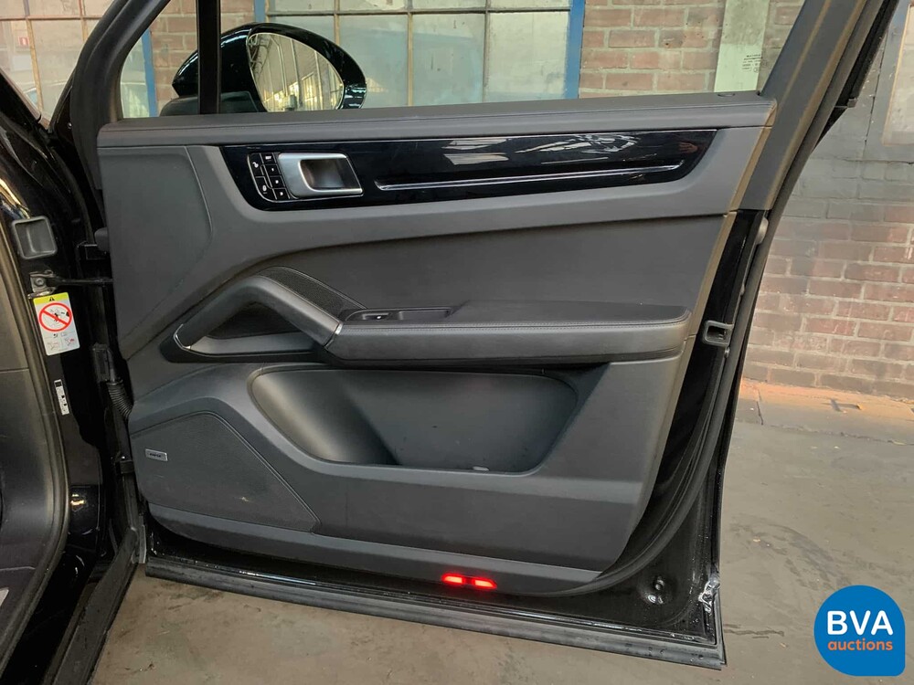 Porsche Cayenne S SportChrono 2.9 V6 441 PS 2018 Org.-Nr. NL-NW-MODELL, RT-808-G.