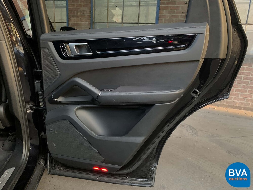 Porsche Cayenne S SportChrono 2.9 V6 441 PS 2018 Org.-Nr. NL-NW-MODELL, RT-808-G.