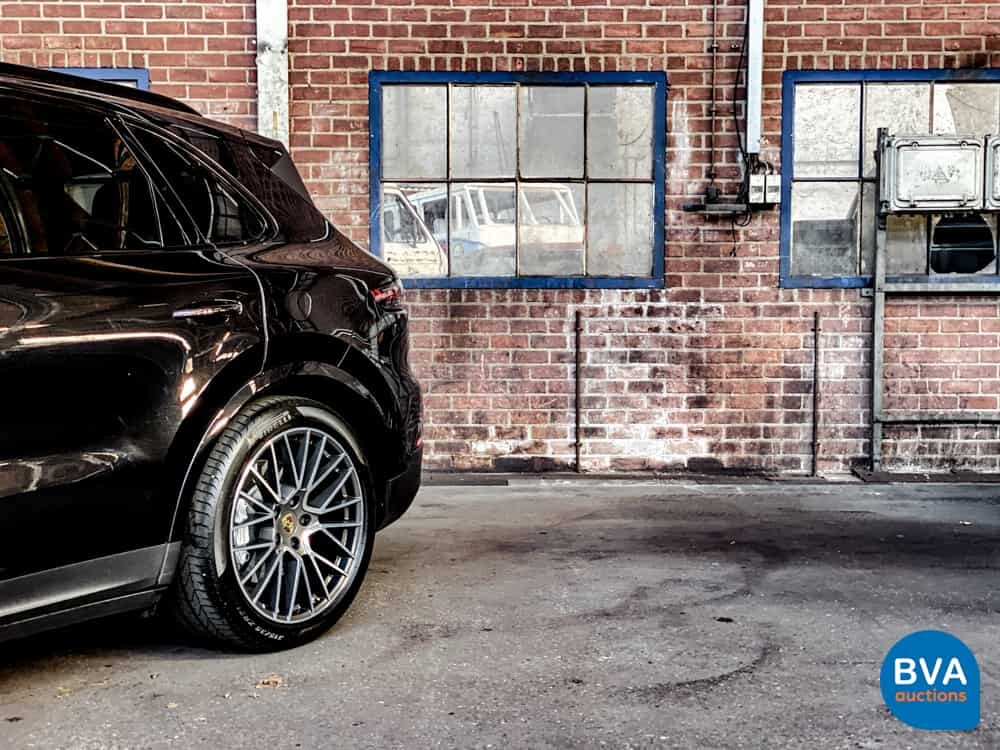 Porsche Cayenne S SportChrono 2.9 V6 441 PS 2018 Org.-Nr. NL-NW-MODELL, RT-808-G.