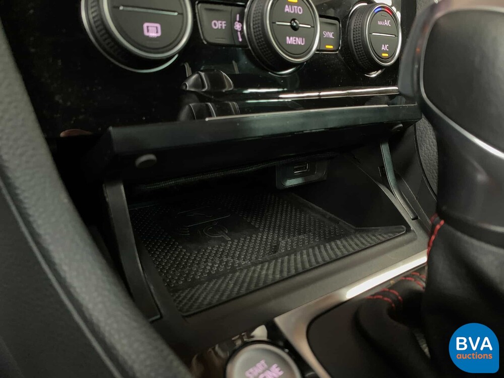 Volkswagen Golf GTI2.0 TSI Performance 245 PS 2020 FACELIFT, K-876-HF.