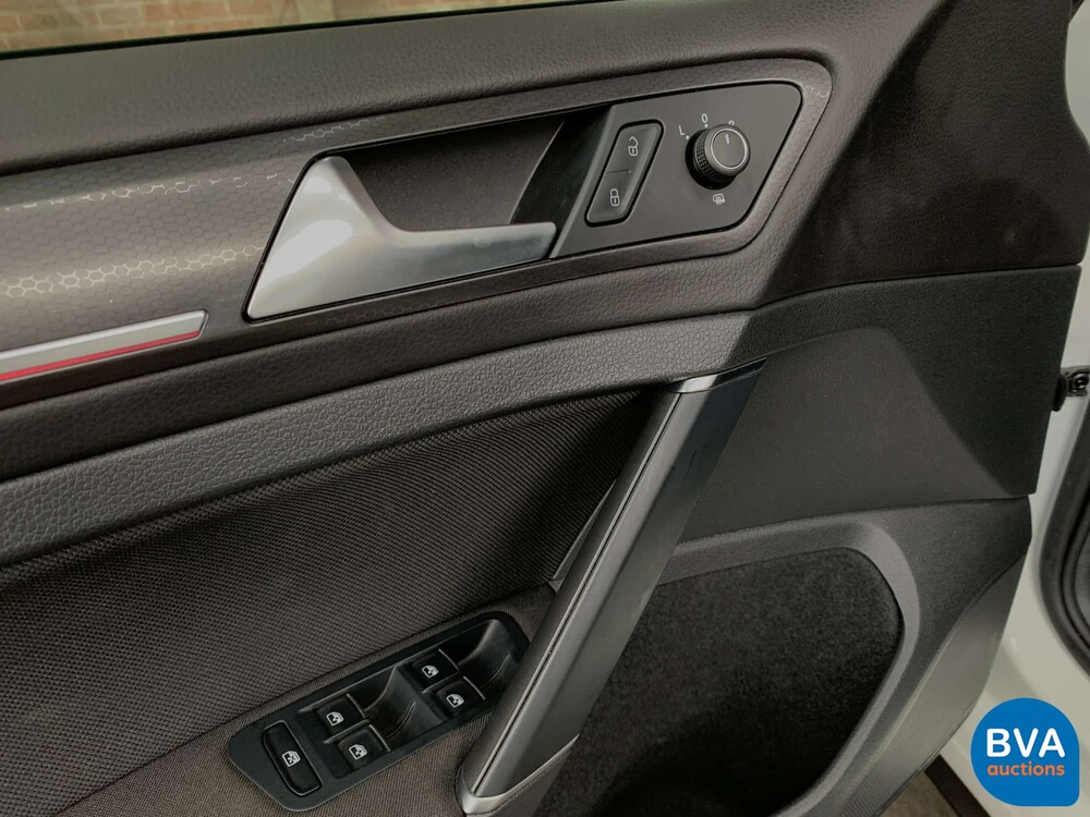 Volkswagen Golf GTI2.0 TSI Performance 245 PS 2020 FACELIFT, K-876-HF.