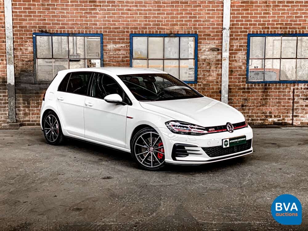 Volkswagen Golf GTI2.0 TSI Performance 245 PS 2020 FACELIFT, K-876-HF.