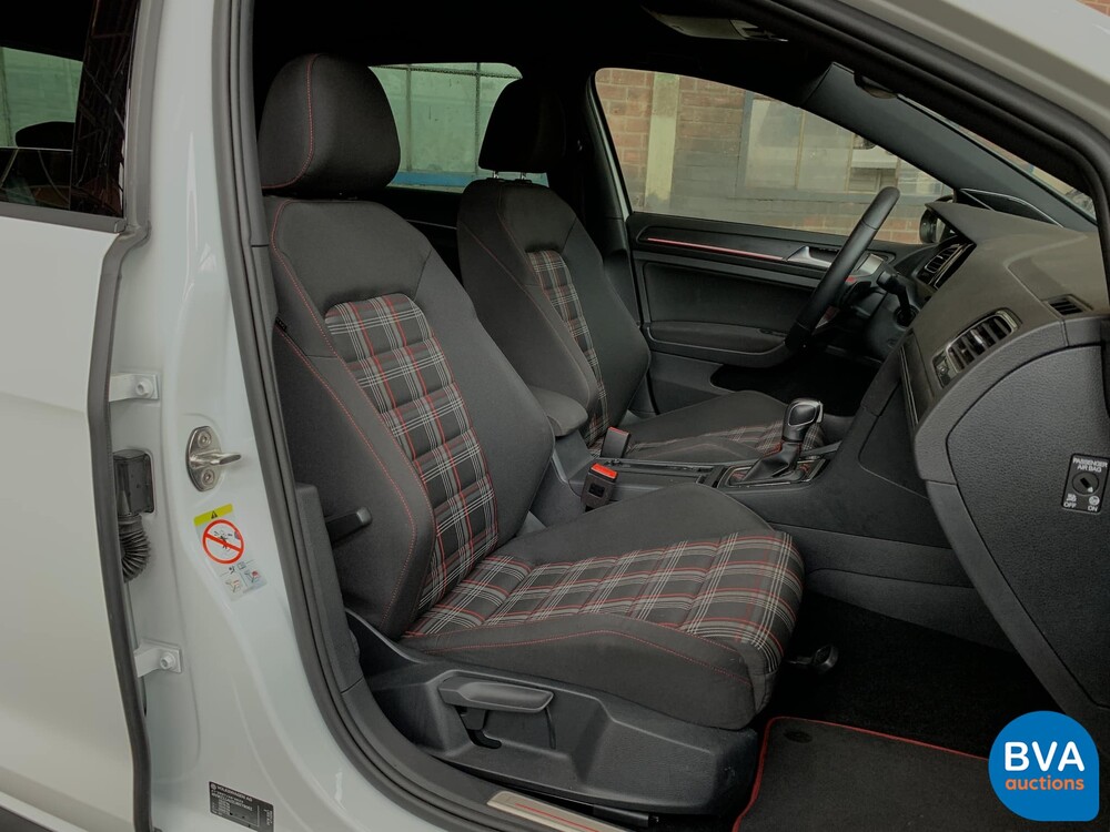 Volkswagen Golf GTI2.0 TSI Performance 245 PS 2020 FACELIFT, K-876-HF.