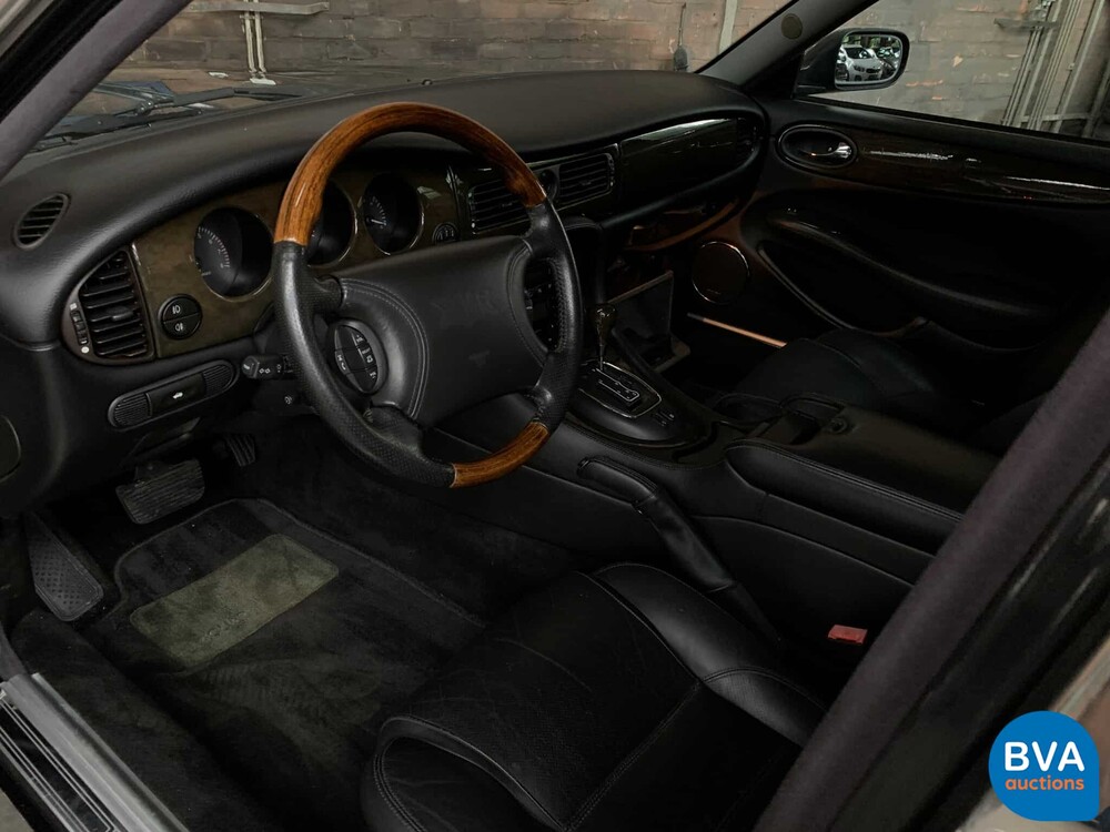 Jaguar XJR V8 363 PS 1998.