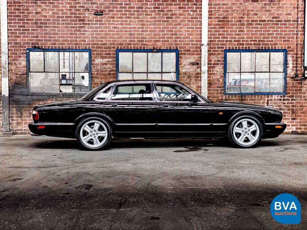 Jaguar XJR V8 363 PS 1998.
